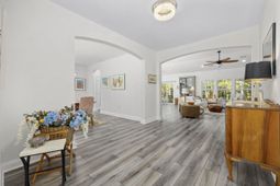 1704 Edgewood Dr. photo 4