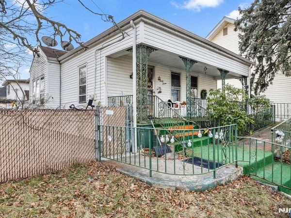 37 Raritan Road, LINDEN, NJ 07036