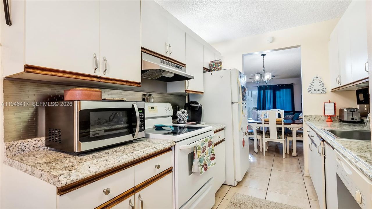 1351 SW 125th Ave, Unit 203S, Pembroke Pines, FL 33027 Photo