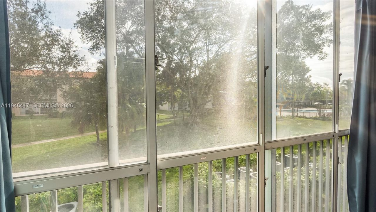 1351 SW 125th Ave, Unit 203S, Pembroke Pines, FL 33027 Photo