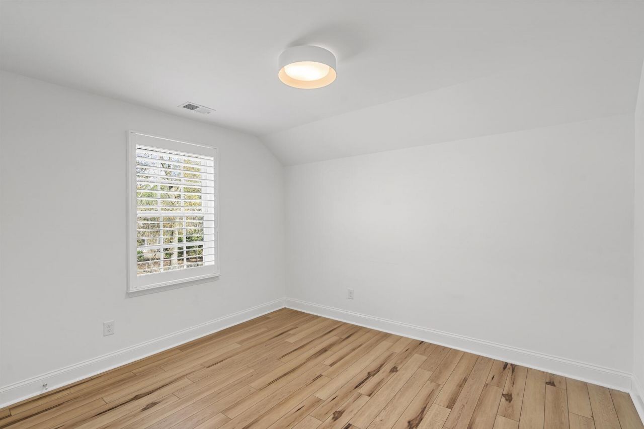 1837 Stonehedge Road Photo 21