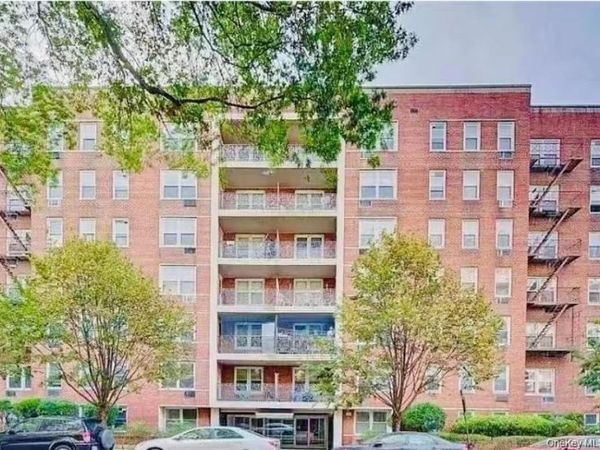144-30 Sanford Avenue, Unit 2C, Flushing, NY 11355