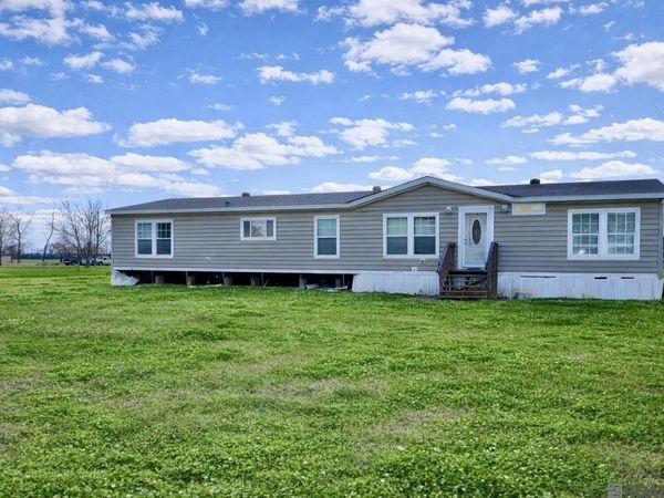 8435 Neal Ln, Morganza, LA 70759