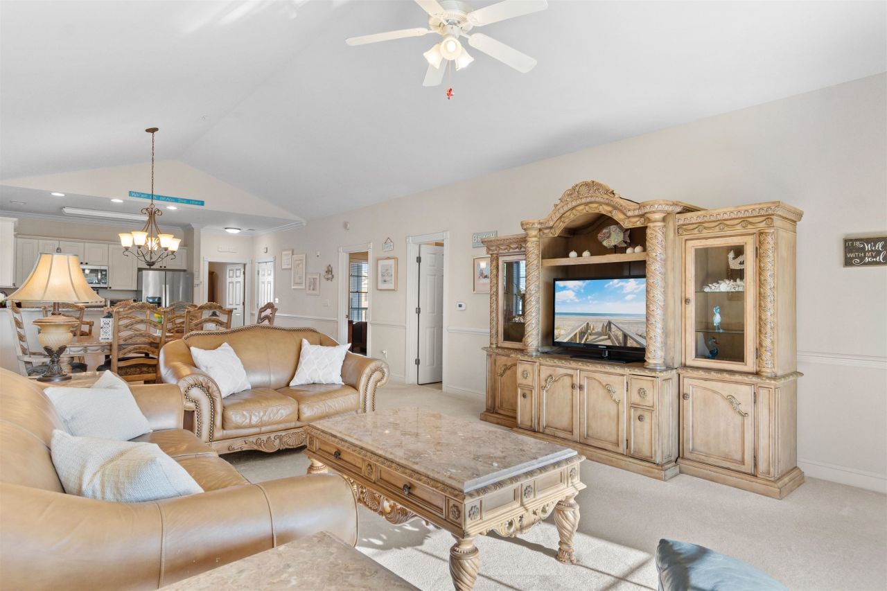 4894 Luster Leaf Circle Photo 13