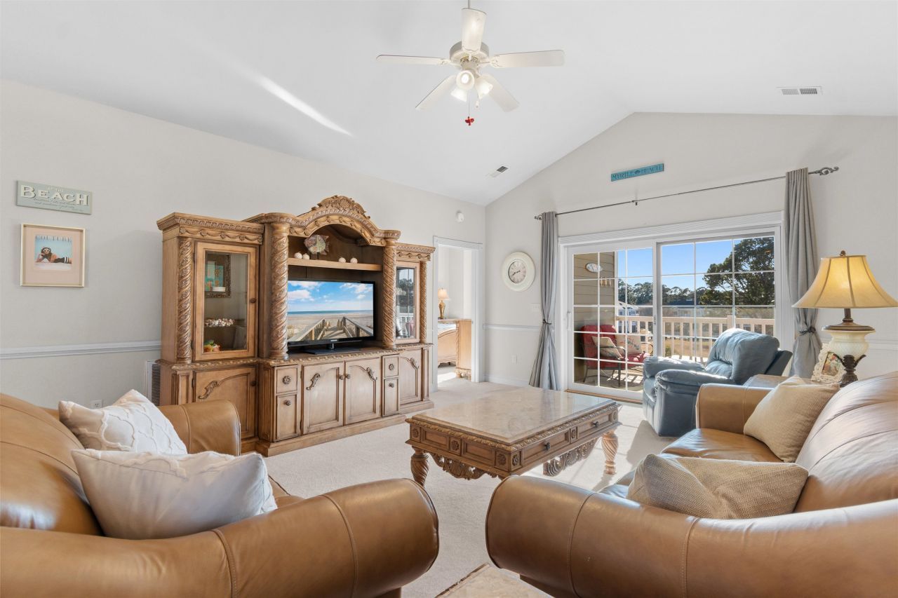 4894 Luster Leaf Circle Photo 15