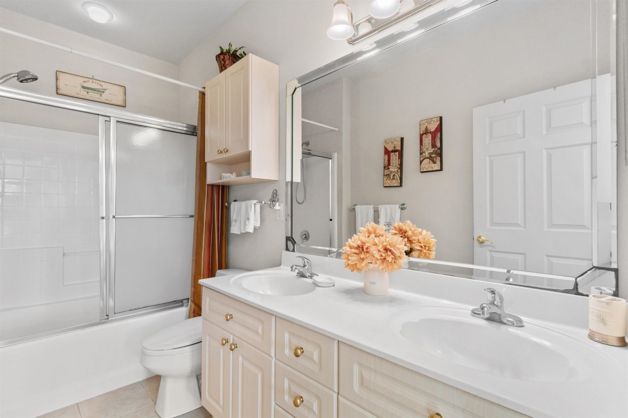 4894 Luster Leaf Circle Photo 23