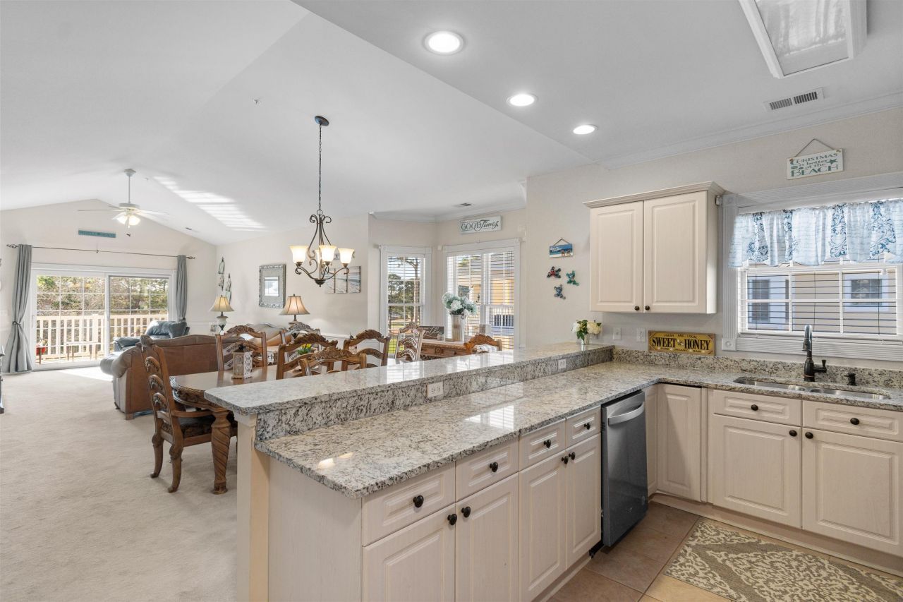 4894 Luster Leaf Circle Photo 4