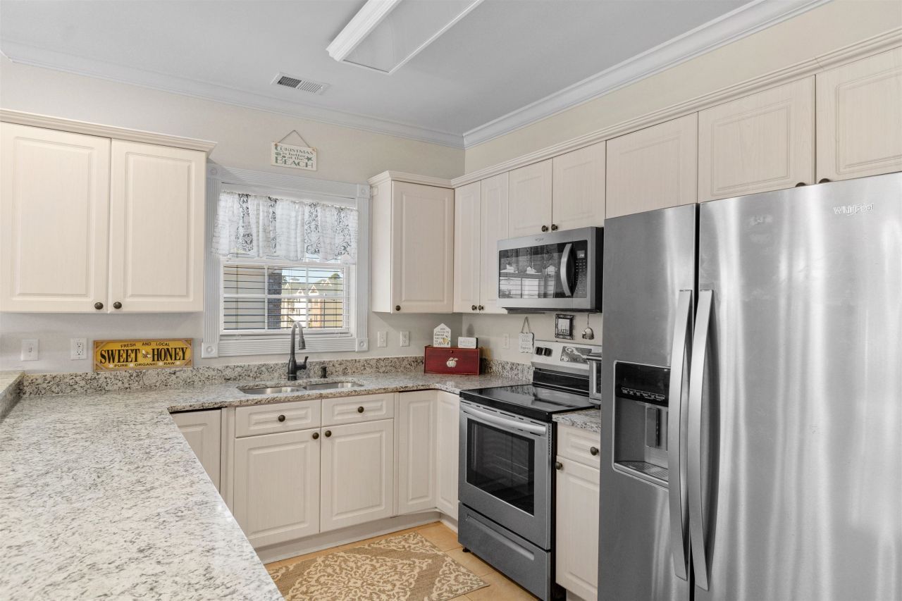 4894 Luster Leaf Circle Photo 5