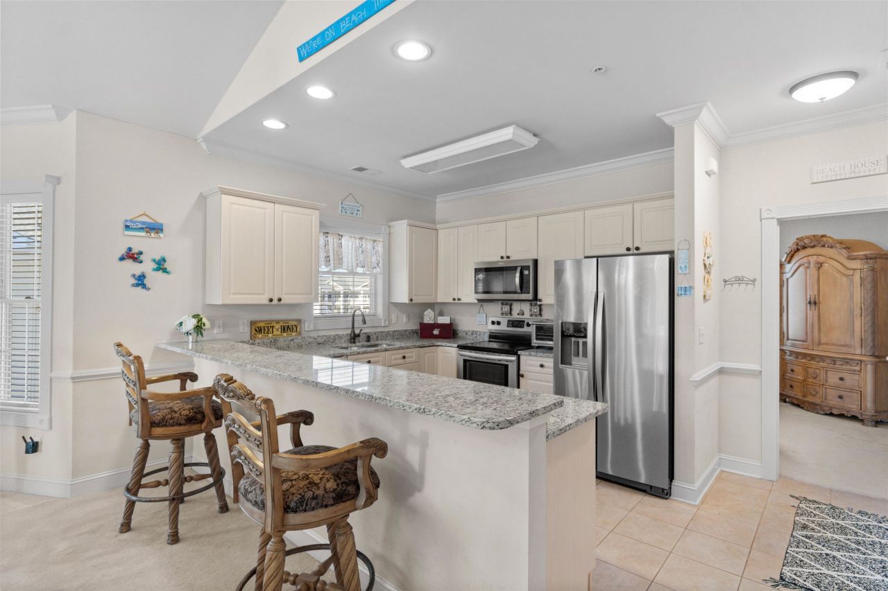 4894 Luster Leaf Circle Photo 6