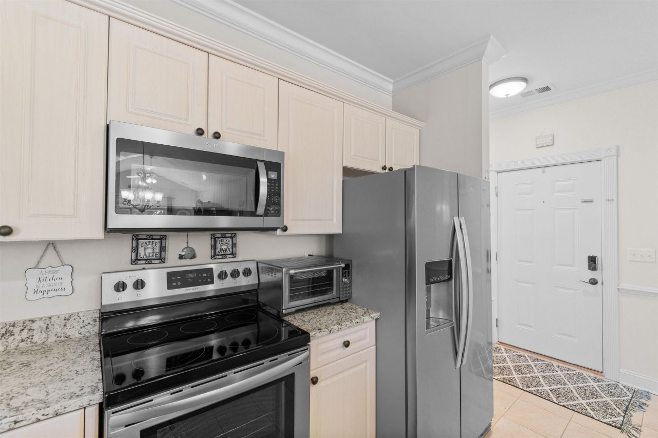 4894 Luster Leaf Circle Photo 7