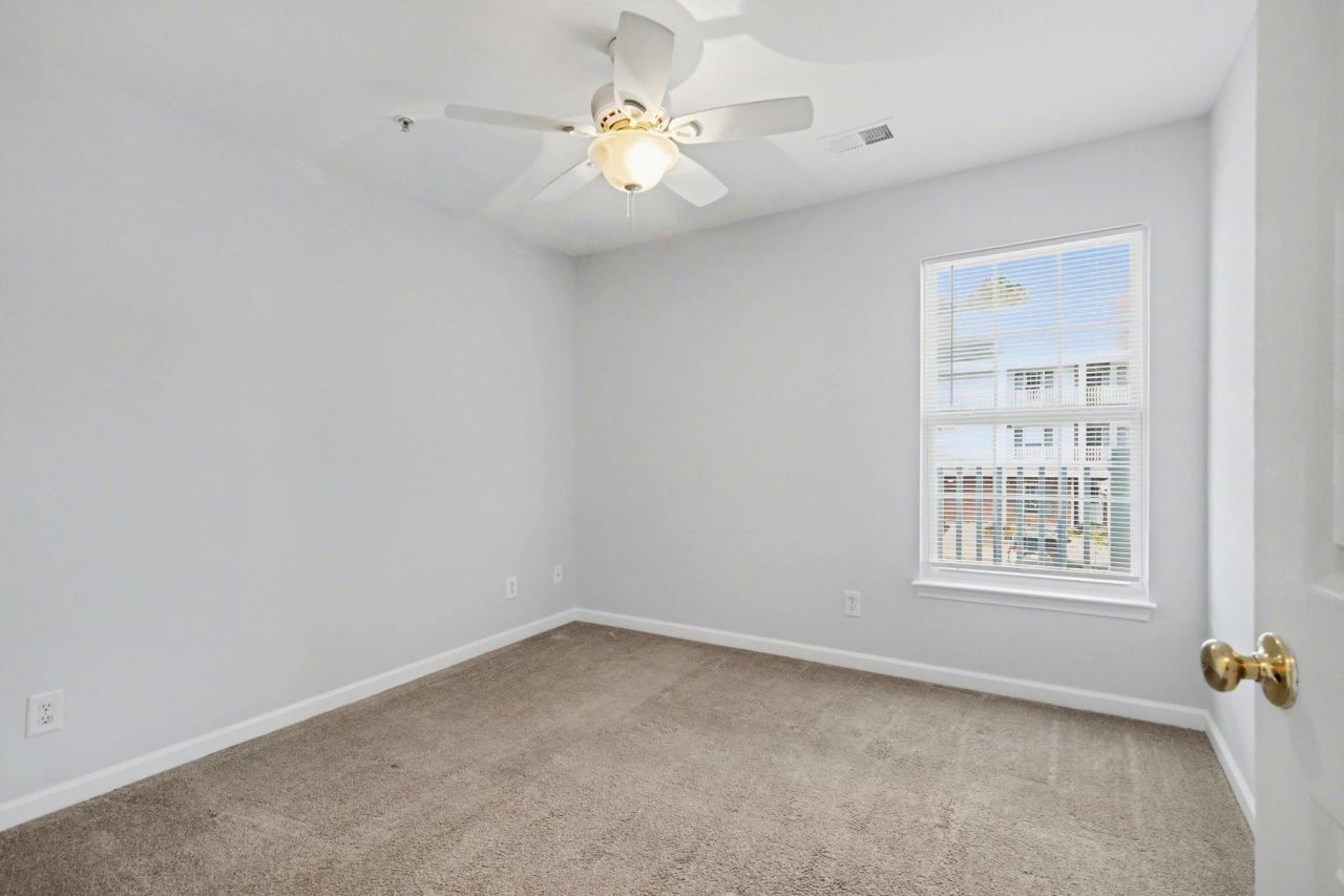 4853 Meadowsweet Dr. Photo 10