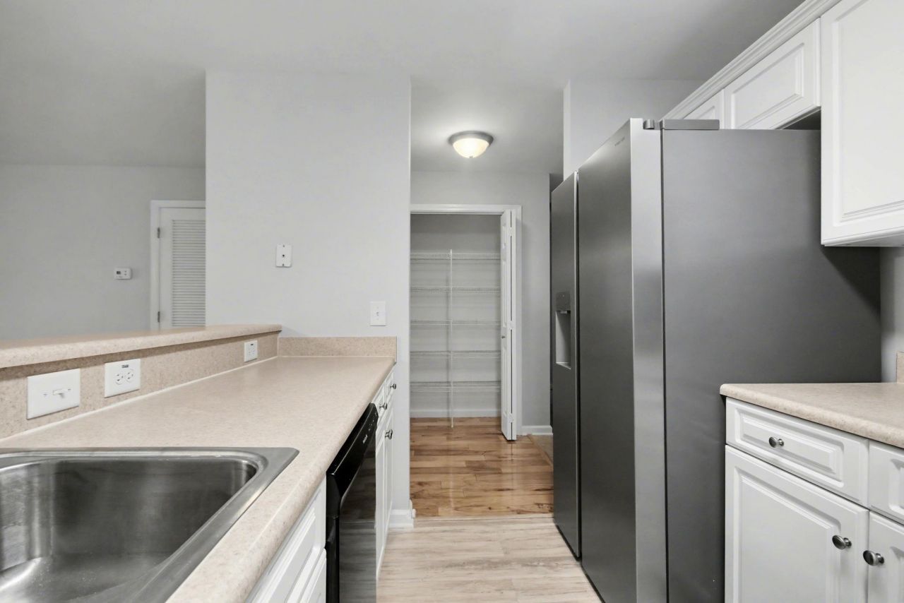 4853 Meadowsweet Dr. Photo 13