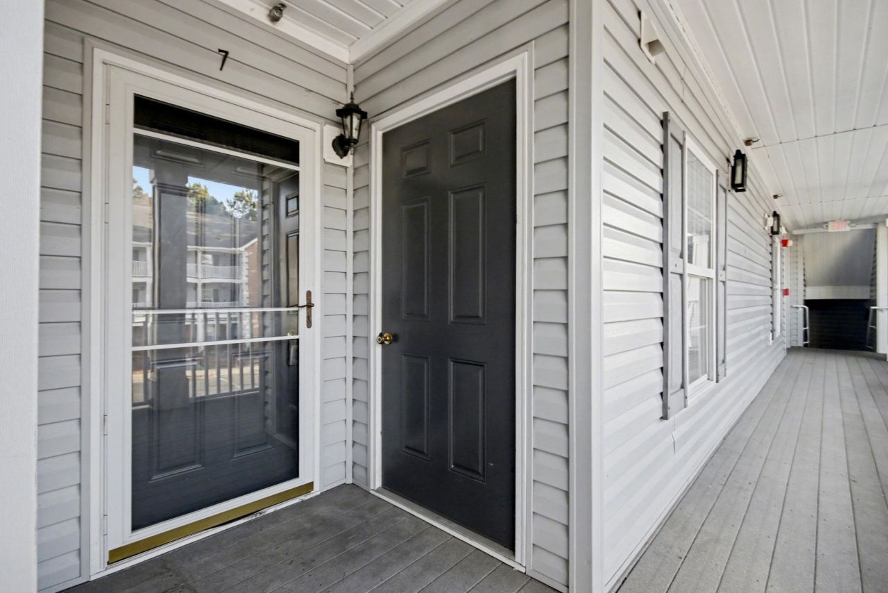 4853 Meadowsweet Dr. Photo 3