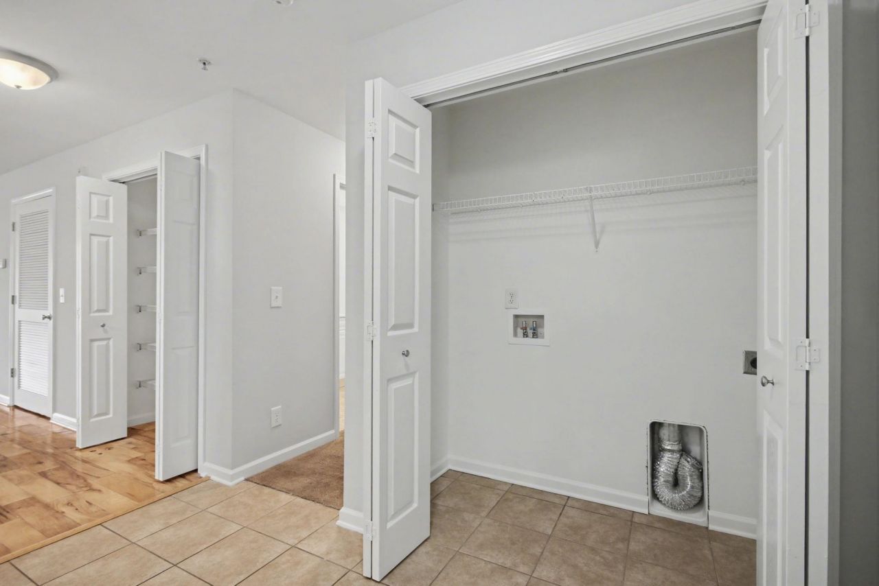 4853 Meadowsweet Dr. Photo 5