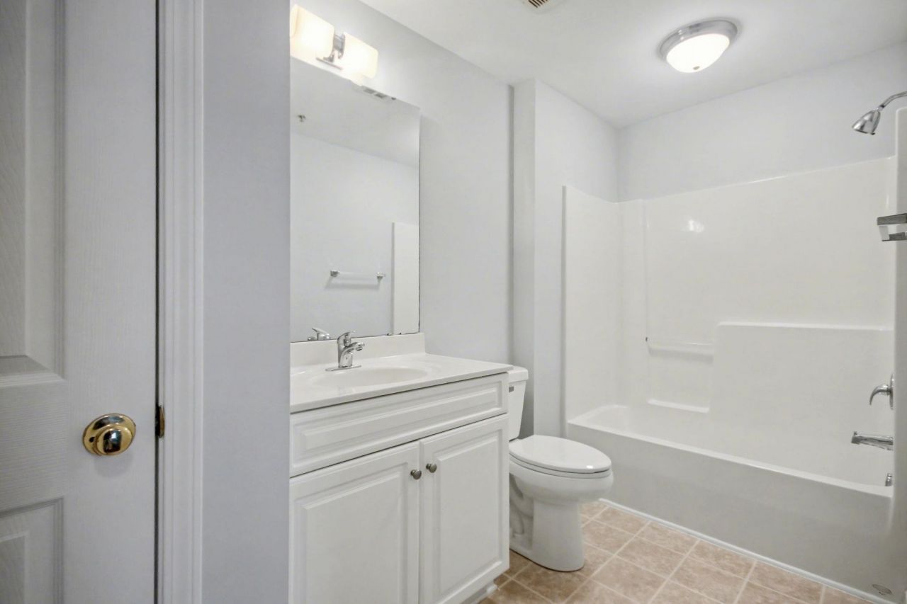 4853 Meadowsweet Dr. Photo 8