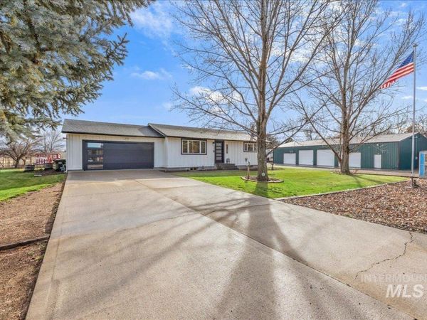 3582 NW Dutton Way, Mountain Home, ID 83647