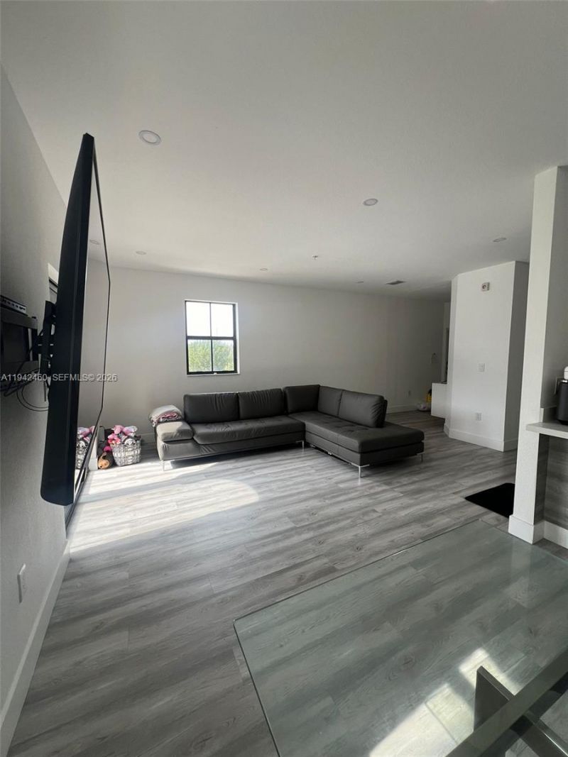 10630 NW 88th St, Unit 201, Doral, FL 33178 Photo