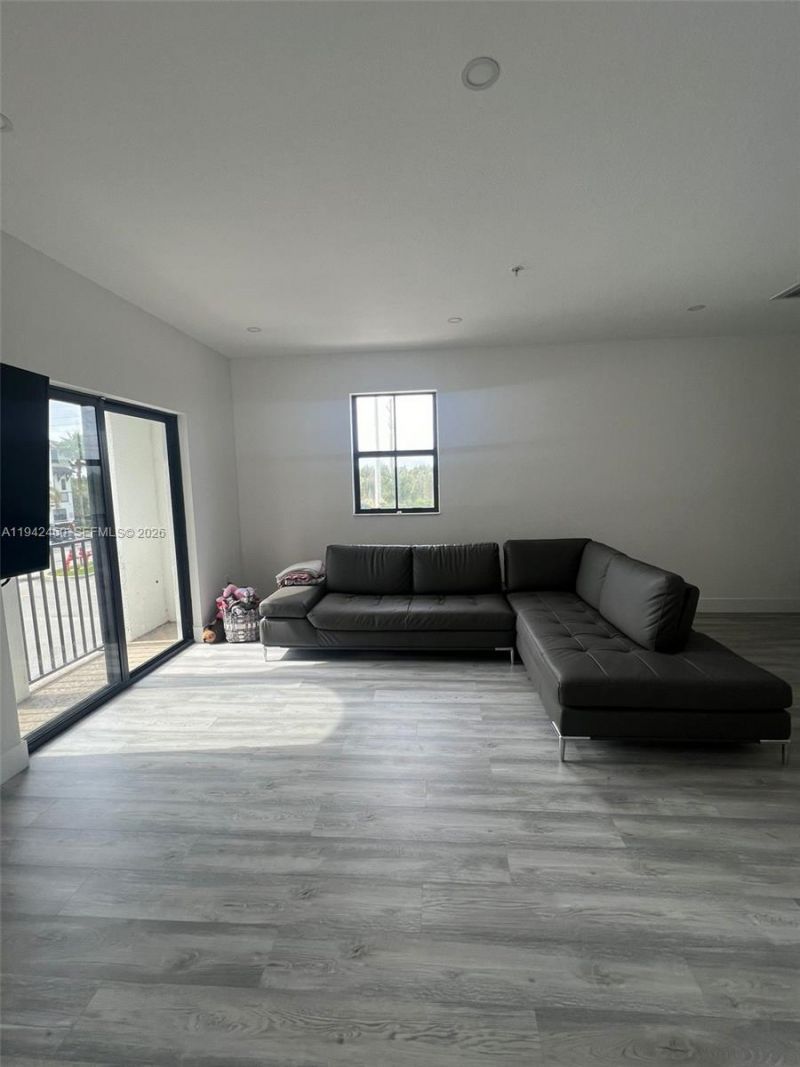 10630 NW 88th St, Unit 201, Doral, FL 33178 Photo