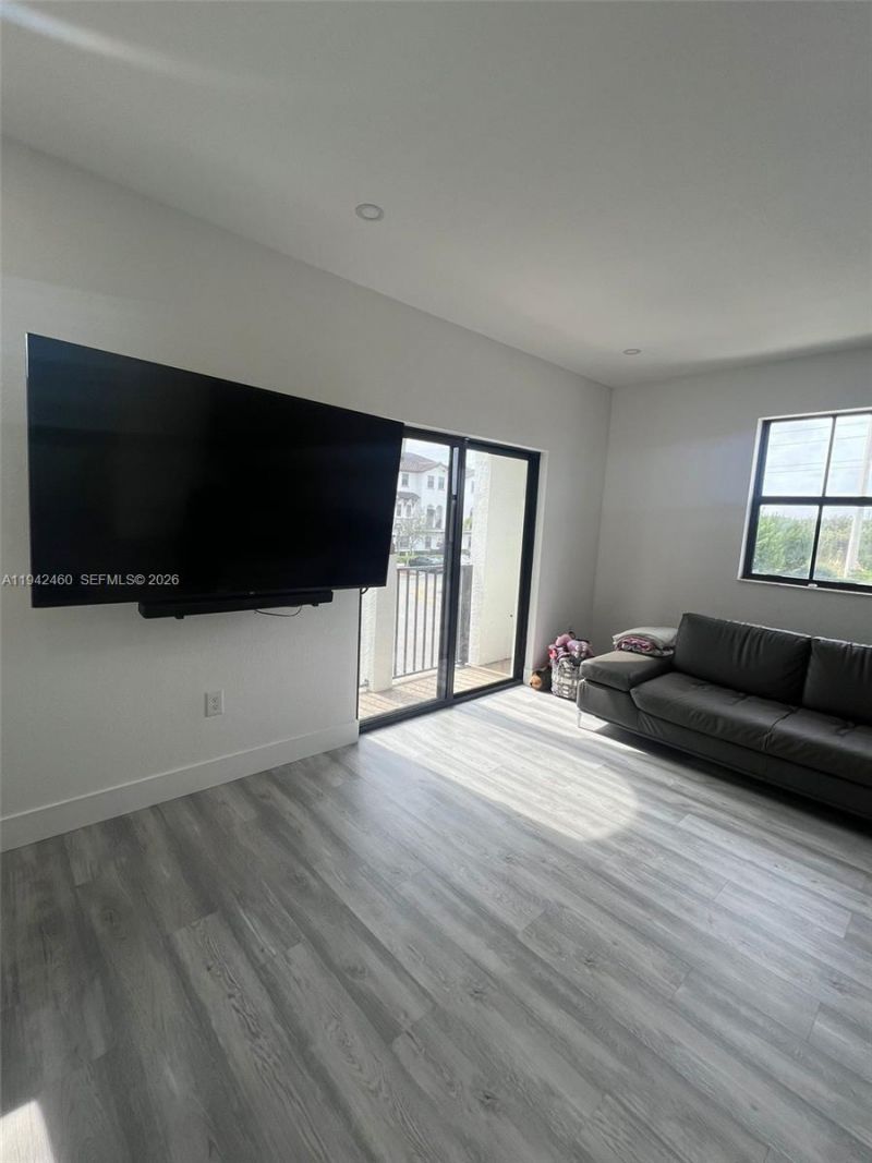 10630 NW 88th St, Unit 201, Doral, FL 33178 Photo