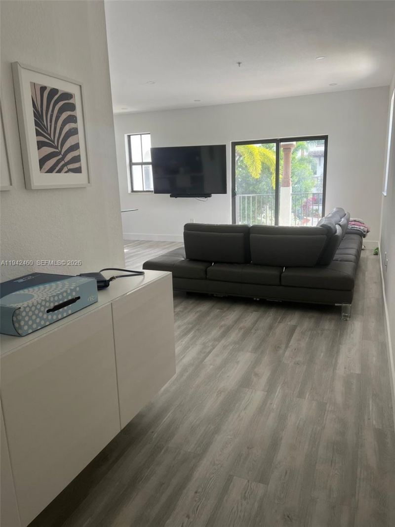 10630 NW 88th St, Unit 201, Doral, FL 33178 Photo