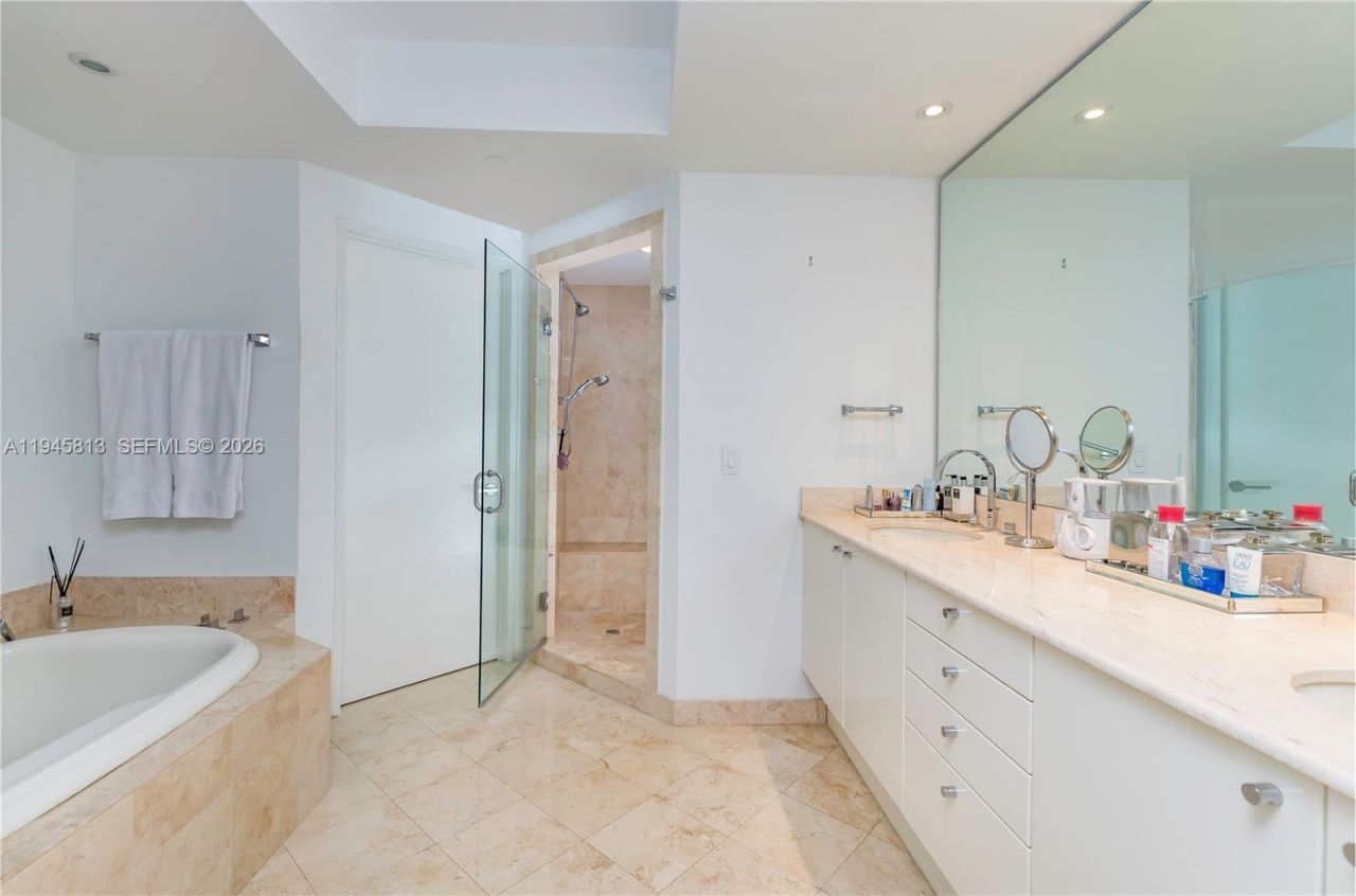 791 Crandon Blvd, Unit 1005, Key Biscayne, FL 33149 Photo