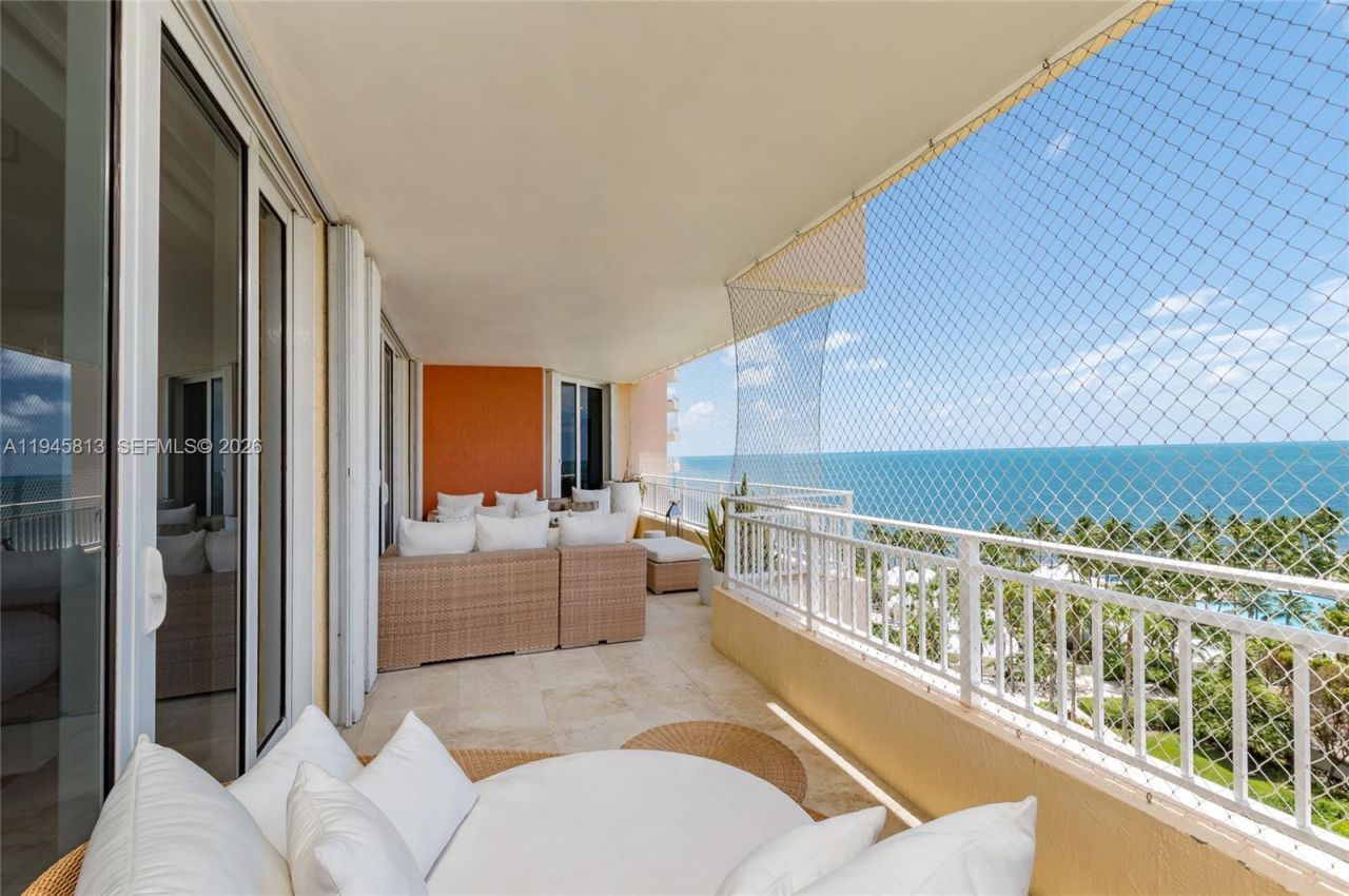 791 Crandon Blvd, Unit 1005, Key Biscayne, FL 33149 Photo