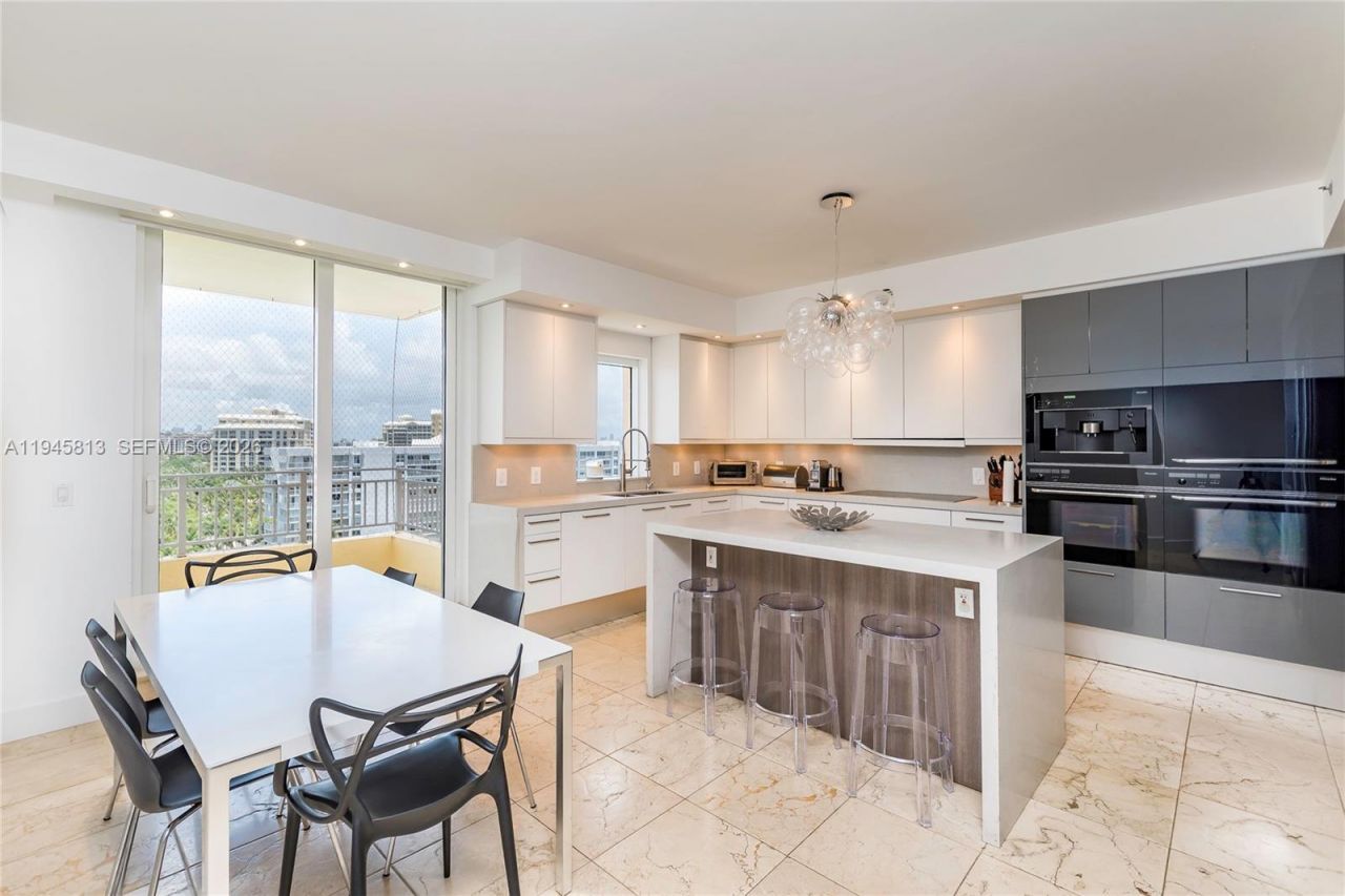 791 Crandon Blvd, Unit 1005, Key Biscayne, FL 33149 Photo