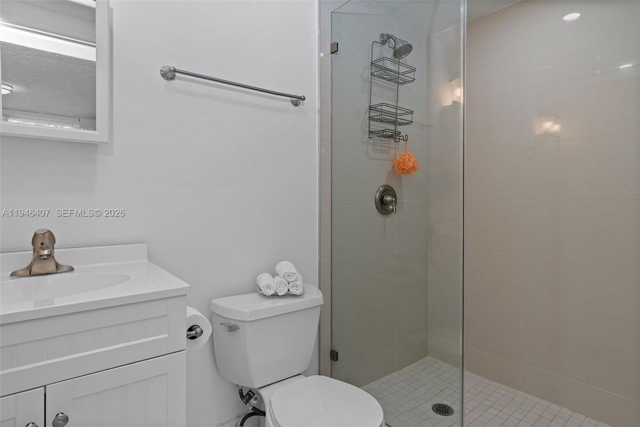 5845 SW 88th St, South Miami, FL 33156 Photo