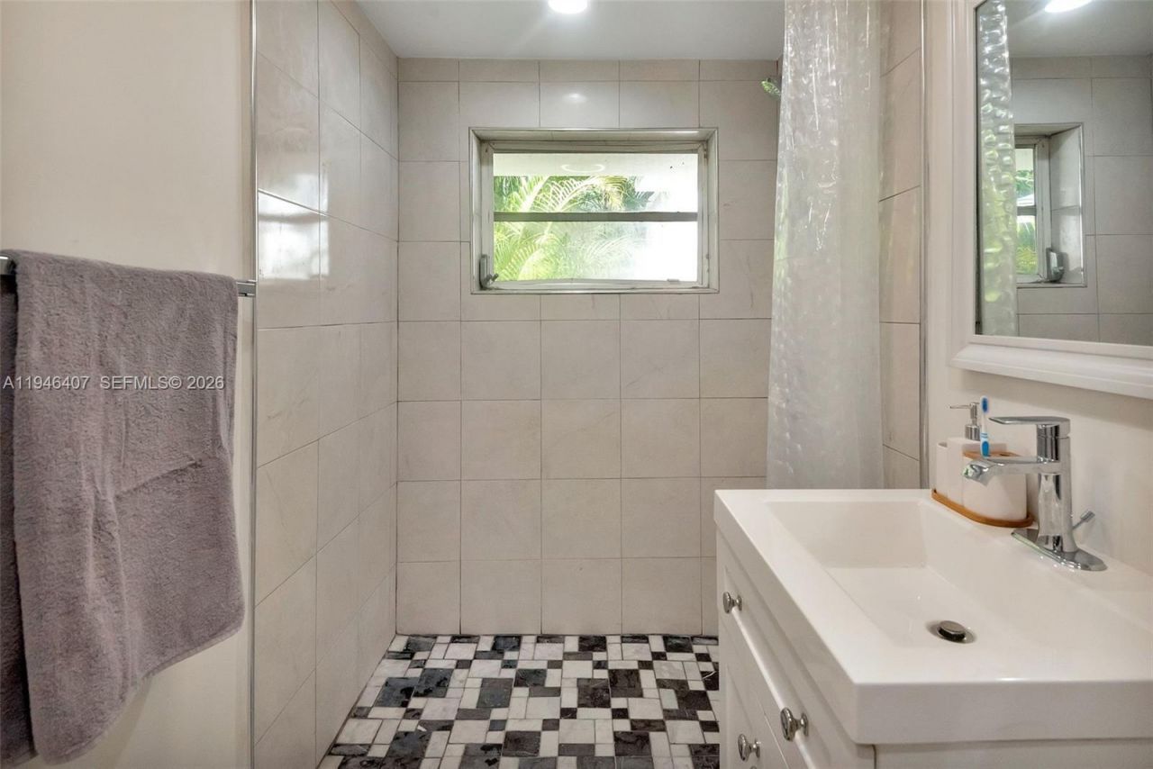 5845 SW 88th St, South Miami, FL 33156 Photo