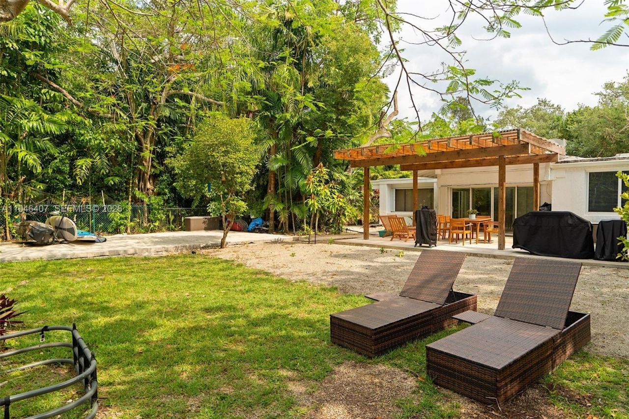 5845 SW 88th St, South Miami, FL 33156 Photo