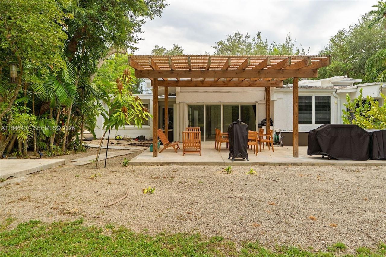 5845 SW 88th St, South Miami, FL 33156 Photo