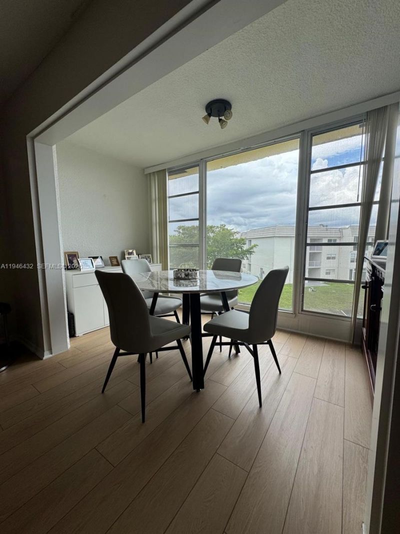 8305 Sunrise Lakes Blvd , Unit 312, Sunrise, FL 33322 Photo