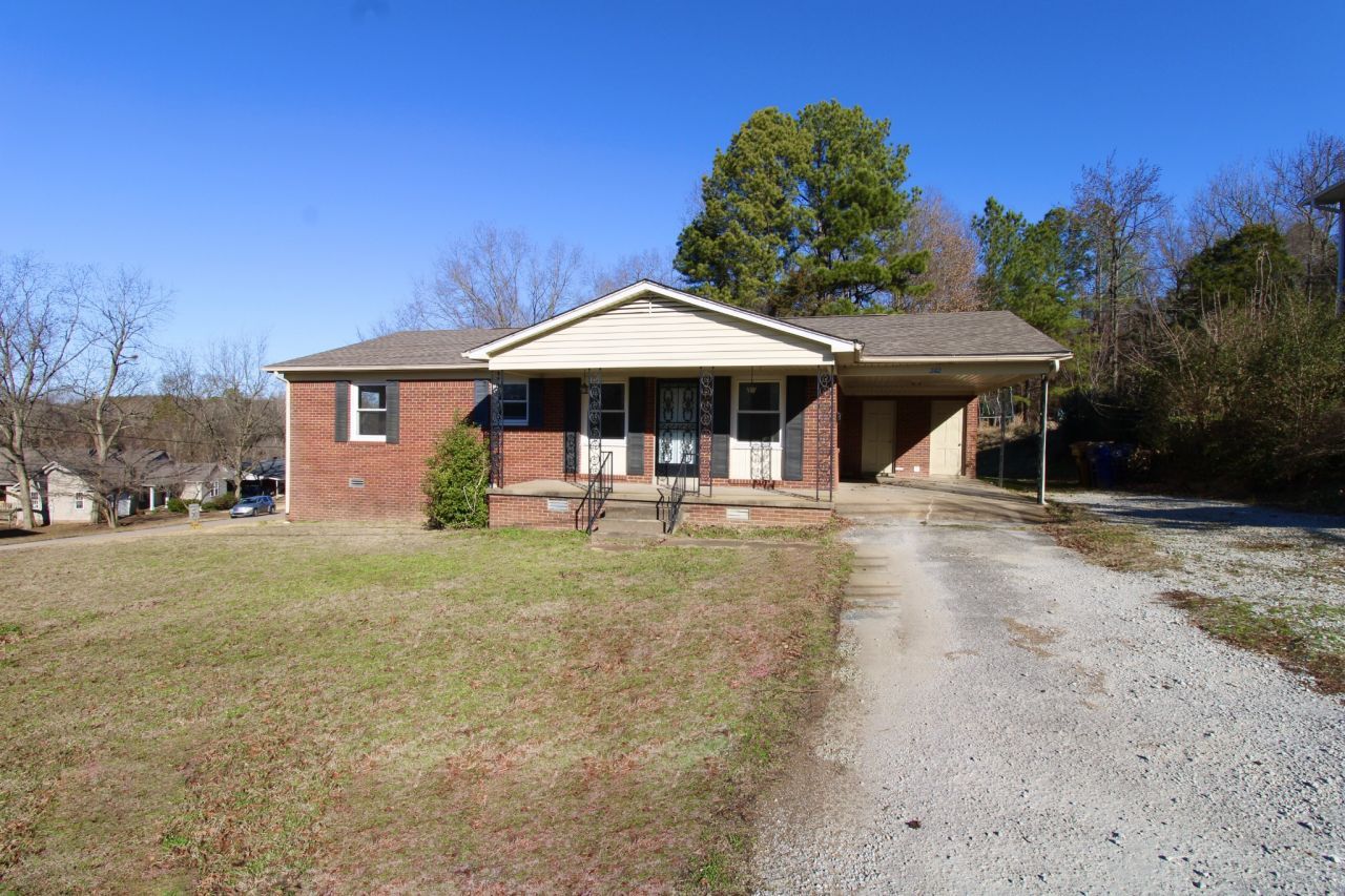 242 Westwood Dr, Lexington, TN 38351 Main Photo