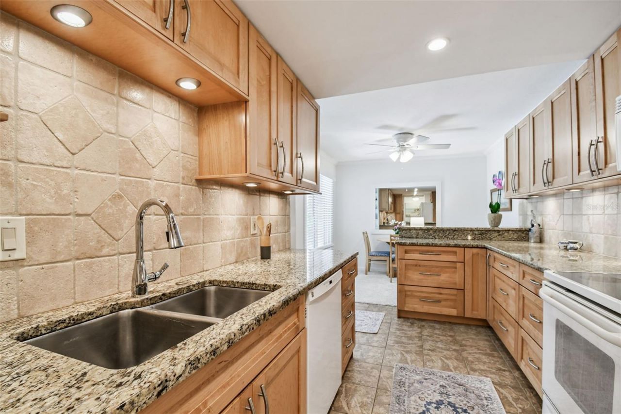 4160 35th Terrace S, Unit C, Saint Petersburg, FL 33711 Photo