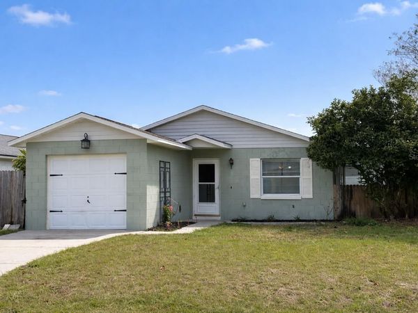 21 CAYMAN CIRCLE, UMATILLA, FL 32784