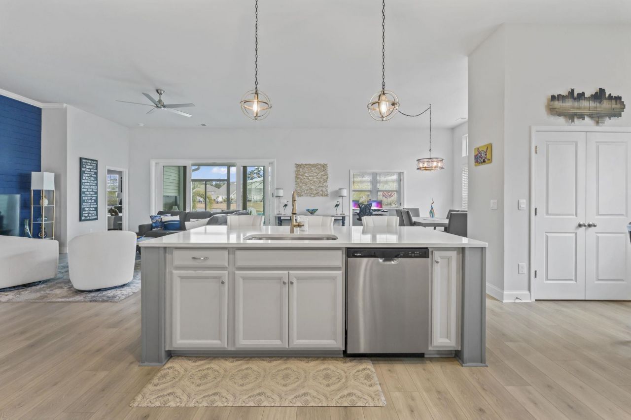 3093 Sutherland Dr. Photo 10