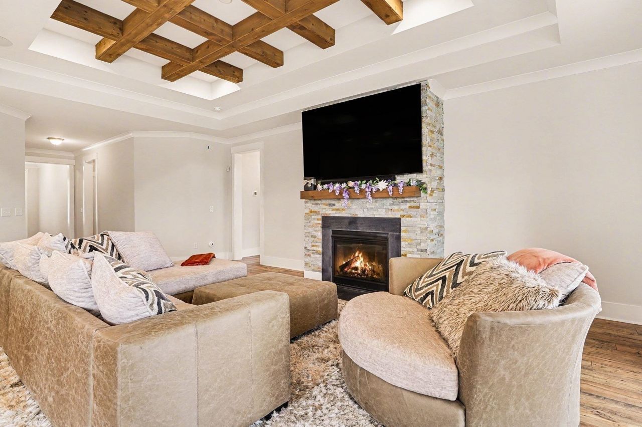 4062 Mckinney Dr. Photo 7