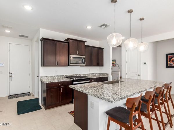 17471 W RUNNING DEER Trail, Surprise, AZ 85387