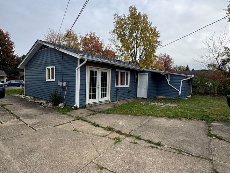 379 Laurel Drive, Berea, OH 44017 Photo 3