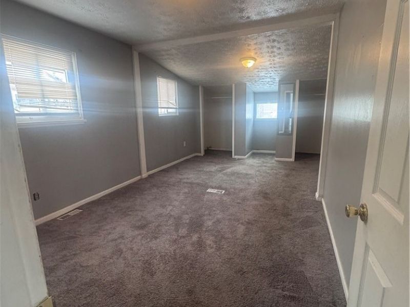 379 Laurel Drive, Berea, OH 44017 Photo 7