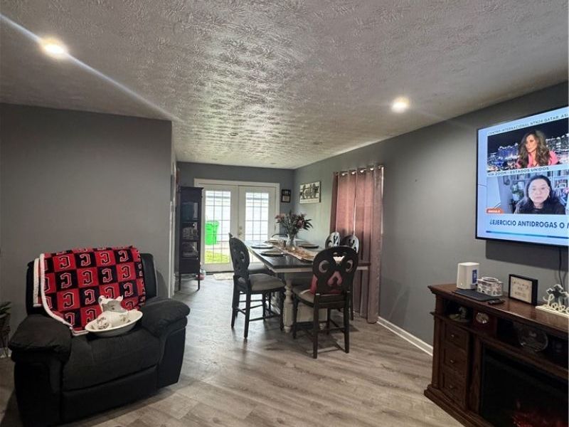 379 Laurel Drive, Berea, OH 44017 Photo 9