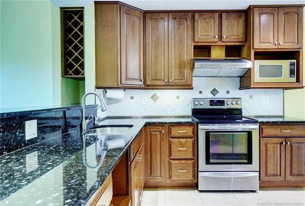 5290 SE Seascape Way, Unit 201, Stuart, FL 34997 Photo