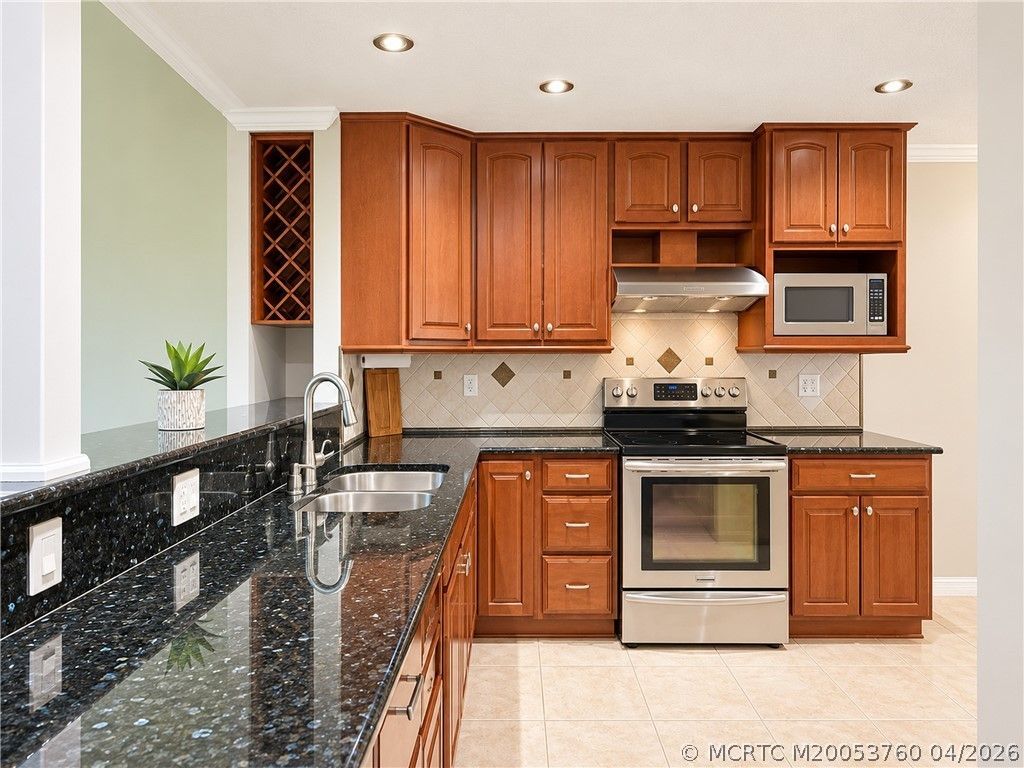 5290 SE Seascape Way, Unit 201, Stuart, FL 34997 Photo