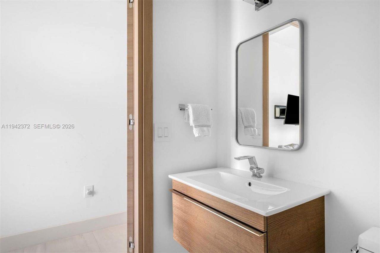 515 Valencia Ave , Unit 1103, Coral Gables, FL 33134 Photo