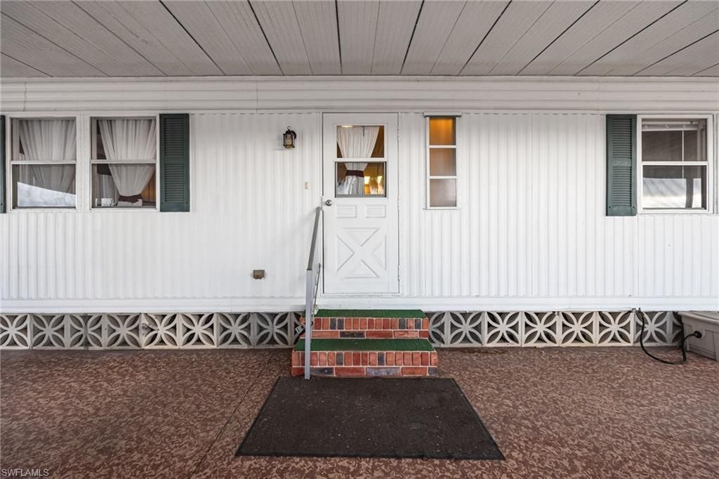 512 Crampton Ln, North Fort Myers, FL 33903 Photo