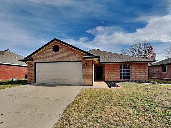 137 Blue Wood Drive, Saginaw, TX 76179