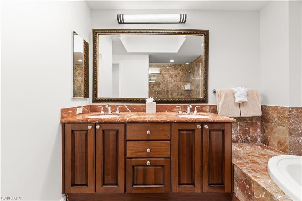 1045 Sandpiper St, Unit G204, Naples, FL 34102 Photo