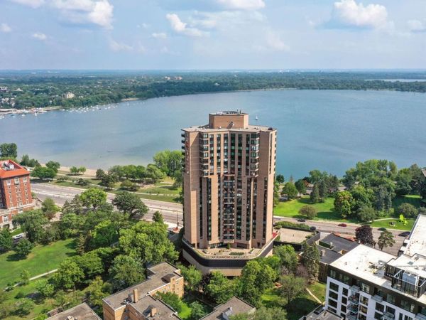 2950 Dean Parkway, Unit 1005, Minneapolis, MN 55416