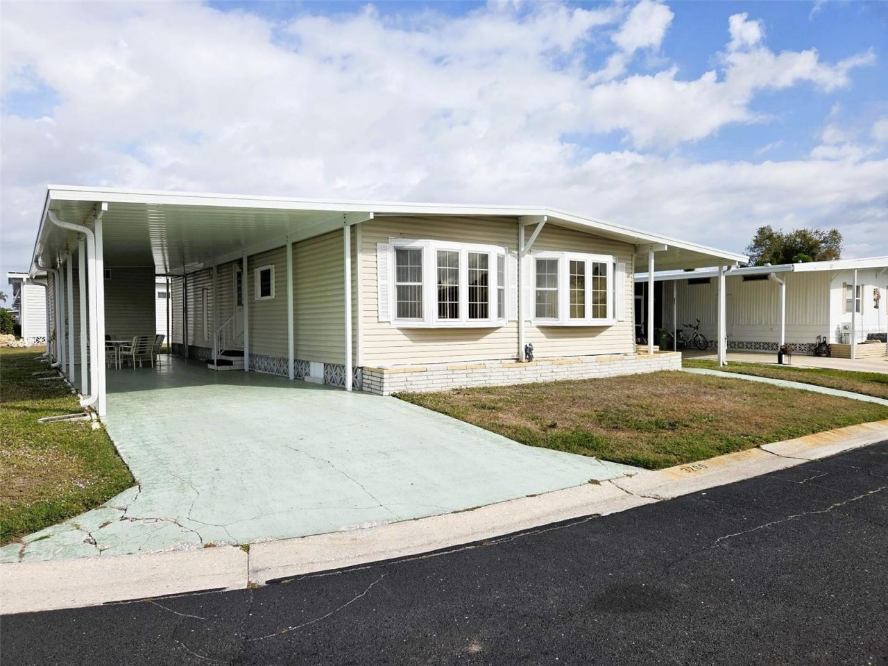 3209 Oakwood Boulevard S, Sarasota, FL 34237 Photo