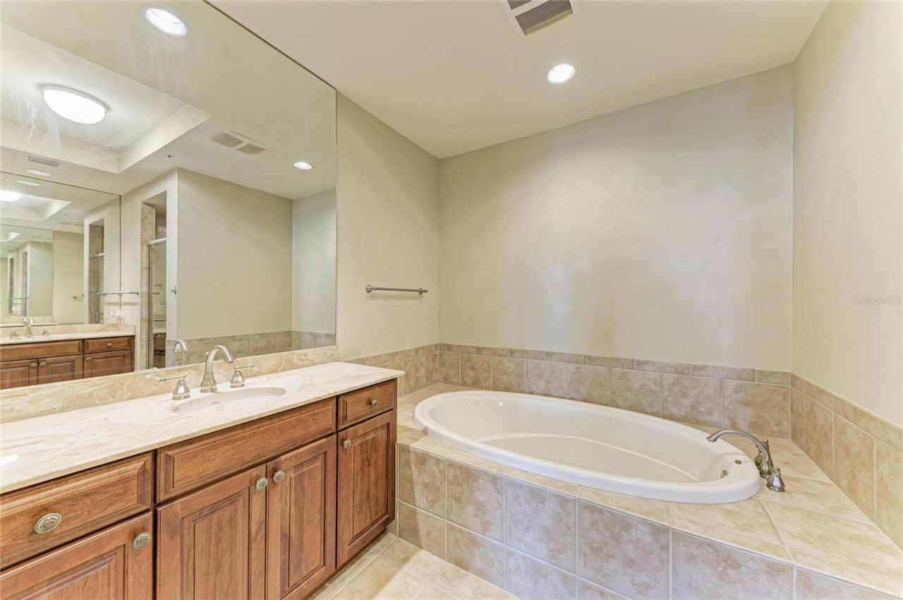 140 Riviera Dunes Way, Unit 605, Palmetto, FL 34221 Photo